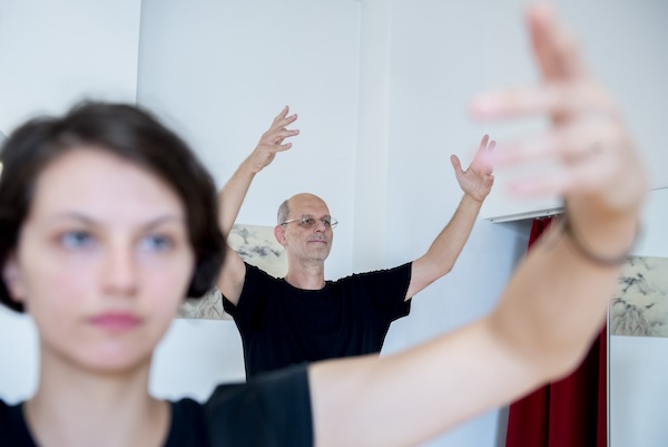 La position debout méditative